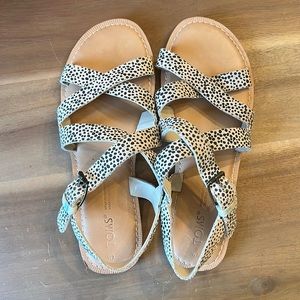 TOMS black spotted sandals, size 7